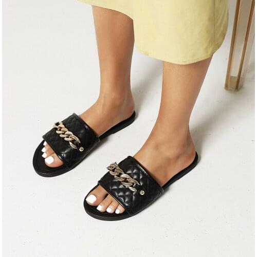 Champagne Gold Metal Chain Fashion Flat Slippers Lightweight And Comfortable Stitching Craftsmanship Summer Cool Womens Slipper