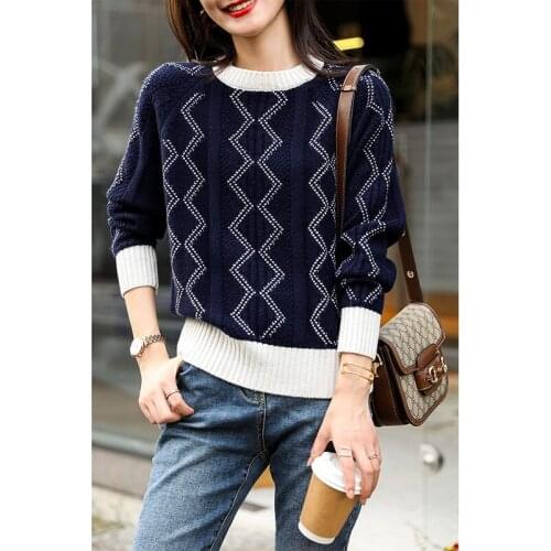Autumn And Winter New Details Of The Same Style Pullover Loose Sweater Short Thick Knitted Top