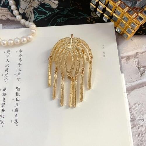 Leave Beautiful ~ Rattan Tassel Flexible Temperament Personality Retro Brooch Simple Pin Female Accessories