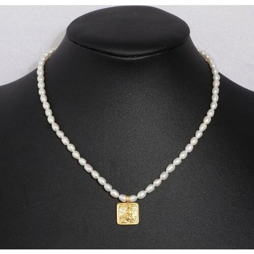 Non-Mainstream Vintage High-End Square Gold Coin Lovely Cupid Angel Baroque Pearl Necklace