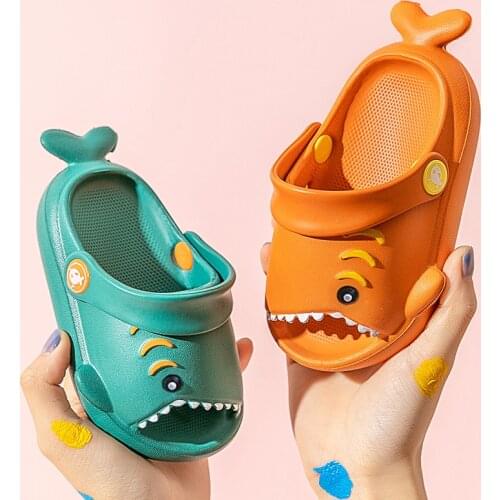New Summer Childrens Slippers Boys Girls Cute Cartoon Shark Sandals Kids Beach Hole Shoes Indoor Non-Slip Soft Bottom Slippers