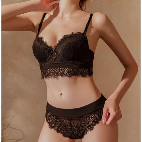 New European and American ultra-thin underwear, sexy lace embroidered top, gathered steel underwire, large size hollow bra set