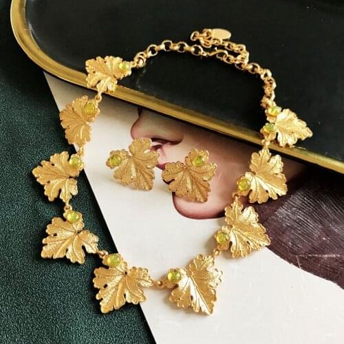 Maple Leaf Charm Earrings Light Green Stone Inside Chokers Unique Personality Jewelry Party Wedding Gifts Femme Girls