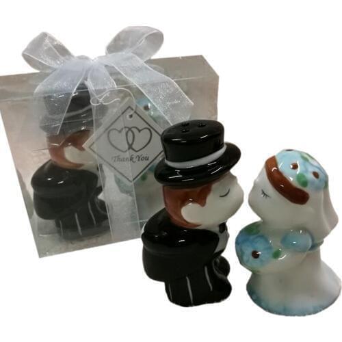 5sets/lot Wedding Giveaway Gift Kissing Couple Bride and Groom Salt and Pepper Shaker and Cake Topper