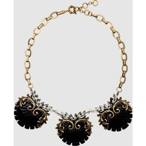 Amorita boutique Fashionable black petal pendant necklaces
