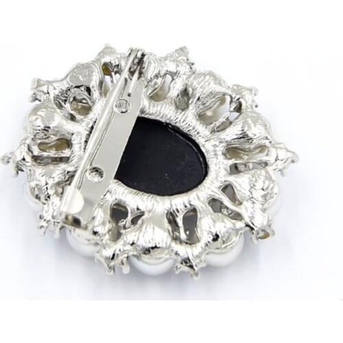 Fashion pearl ladies vintage embossed Victorian style wedding party brooch clothing accessories