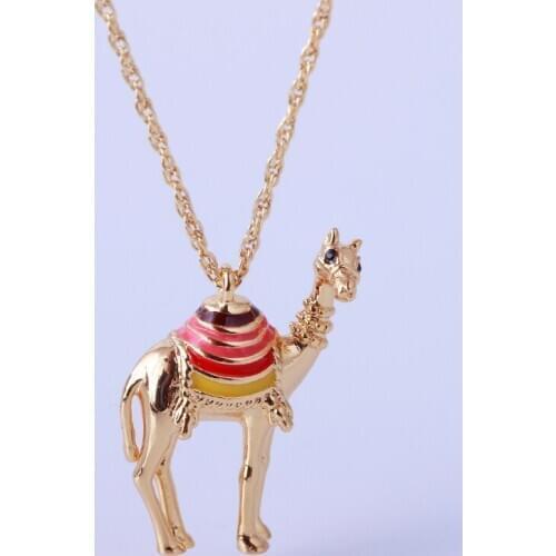 Elegant enamel glaze camel shape lovely creative Necklace