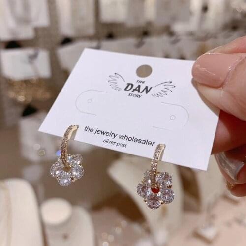 2020 New Fashion Trend Womens Earrings Lovely Cute Delicate Zircon Flower Earrings For Women Party Girl Jewelry Gifts Wholesale