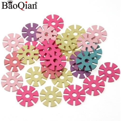 100Pcs Snowflake Natural Wooden Ornament For Scrapbooking DIY Childrens puzzle Wood Carfts Accessory Home Decoration 30MM