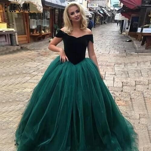 E JUE SHUNG Modern Green Ball Gown Wedding Dresses Off Shoulder Short Sleeves Lace Up Velvet Tulle Bridal Dress Vestido De Noiva