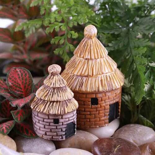 2 Pcs Mini Country House Cottages for DIY Toys Crafts Figure Moss Garden Decoration Terrarium Figurines Miniature Figurines