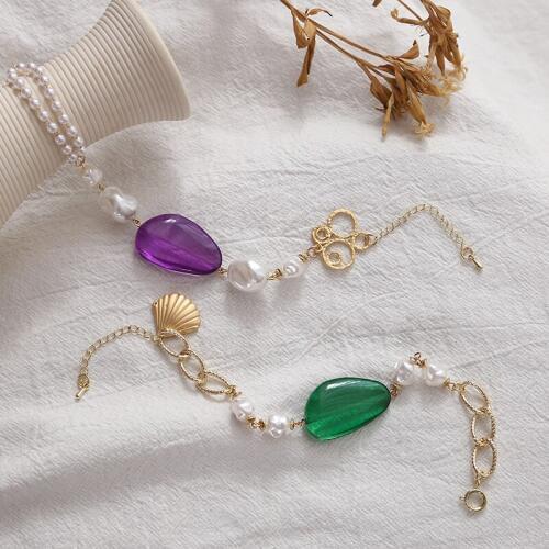 High Quality Pearl Resin Bracelet Elastic or Chain Customizable Womens Bracelets of Various Sizes