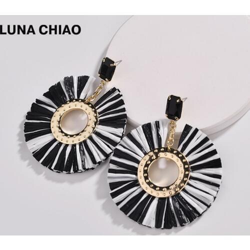 LUNA CHIAO Fashion INS popular Black White Mix Color Fringe Raffia Grass Drop Round Pendant big Statement Earring