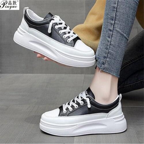Leather Casual Shoes size 35--40 Women Sneakers Light White Sneaker Platform Heel Ladies Shoe Comfortable Vulcanized Shoe