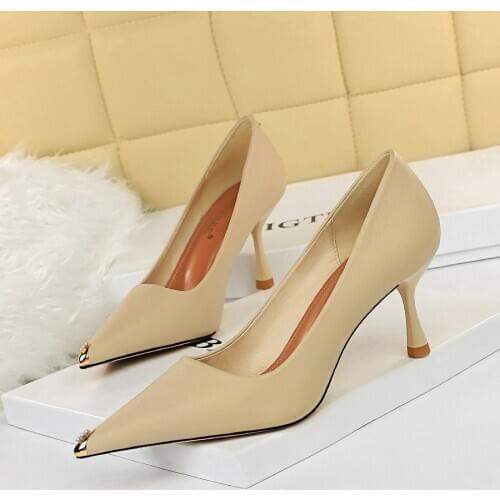 European and American style sexy nightclub thin metal pointed wine glass with high heel shallow mouth simple high heels shoes 39