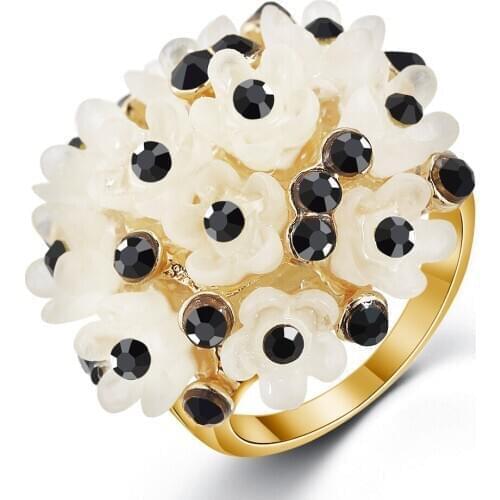 Womens Rings Classic Sakura Ring Ladies Engagement Ring Party Fashion Ladies Glamour Jewelry Girlfriend Gifts