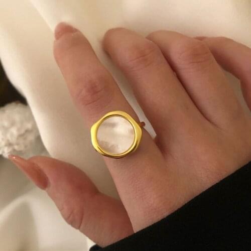 Geometric Round Shell Finger Rings For Women Fashion Jewelry Light Luxury Brand Design Gold Ring Jewellery Ladies Gifts