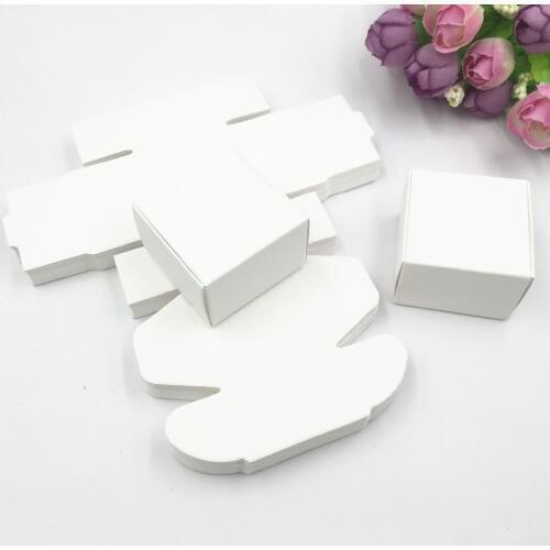 4x4x2.5cm new kraft paper candy box for Wedding Decoration Vintage Kraft Wedding Favors and Gifts Box