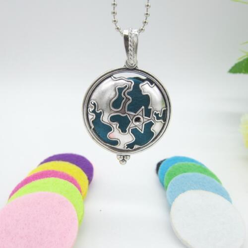 New Arrival Hollowed Map Pattern DIY Locket with 8pcs Felt Pads 70cm Long Fashion Diffuser Pendant Necklaces
