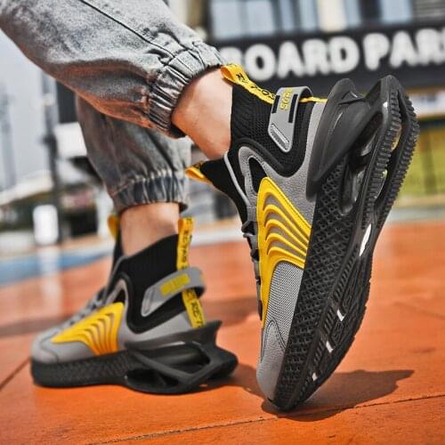 2021 Trendy Men Sneakers Breathable Running Shoes High Quality Antiskid Damping Sports Shoes Outdoor Comfortable Jogginng Shoes