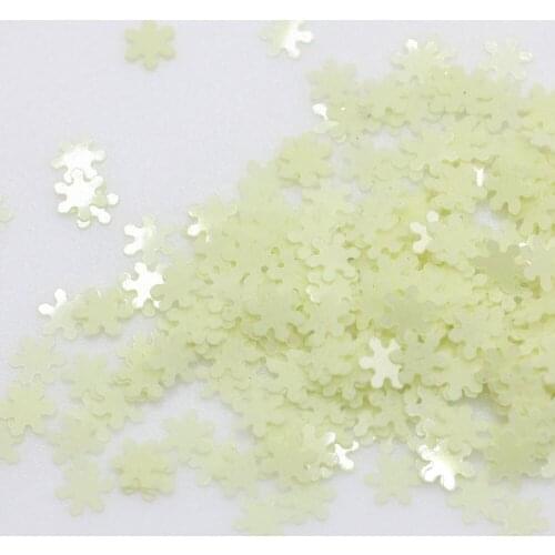 Hot Selling Nightlight Snowflake Flower Tiny 4mm Beautiful Nail Art Sequins for Girls Party Nail Decoration