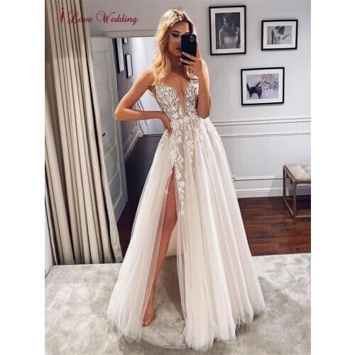 A Line Lace Wedding Dress Sexy Deep V Neck Spagetti Strap High Slit Floral Appliques Bohemia Bride Wedding Gown Robe Mariee 2021