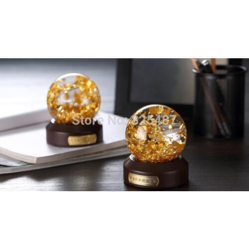 Luxury 24K Gold Flakes Snow Ball Glass Feng Shui Ball Best Wealthy Business Gift Taiwan Made Glass Globe With Gift Box