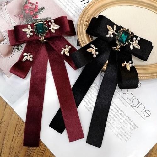 2021 Vintage Fabric Bow Tie Brooch Rhinestone Cloth Art Neck Ties Pins and Brooches Ladies Shirt Collar for Women Accessories