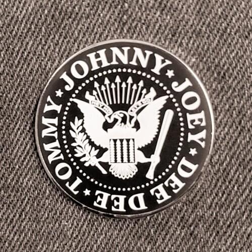 The Ramones Tommy Johnny Round Brooch Pins Enamel Metal Badges Lapel Pin Brooches Jackets Jeans Fashion Jewelry Accessories