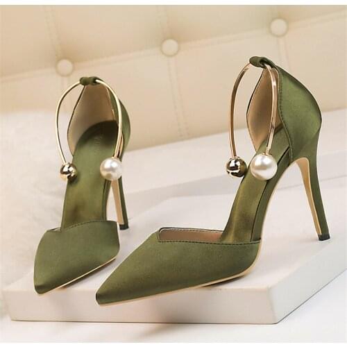 2021 New Elegant Pearl Metal Buckle High Heels Women Sandals Korean Fashion Soft Silk Pointed Ladies Shoes Party Sandals Shallow