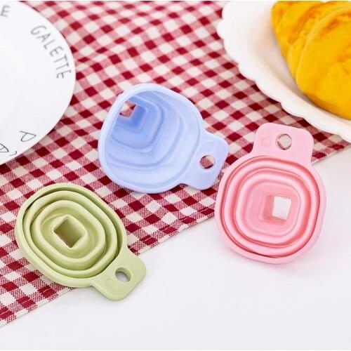 Retractable folding Mini funnel household oil pot oil wine funnel large diameter silicone oil filling small kitchen accessories