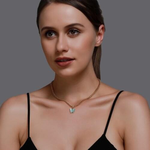 Simple Metallic Chain Colorful Pink Blue White Butterfly Insect Golden Alloy Pendant Choker Necklace for Women