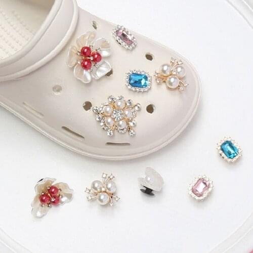 Elegant Croc Charms Designer DIY Brand Shoes Charms for Crocs Vintage Butterfly Clogs Shoe Chain Fashion Croc Buckle Decorative