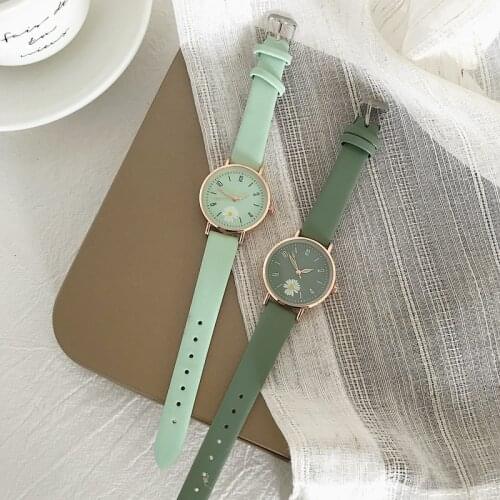 Womens Fashion Small Daisy Design Watches 2021 Ulzzang Brand Retro Green Ladies Wristwatches Casual Female Quartz Leather W9836