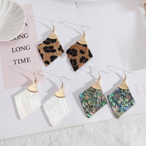 Geometric Point Shell Rhombus Earrings for Women Trendy Vegan Leather Animal Print Cheetah Earrings Kite Shape Abalone Earrings