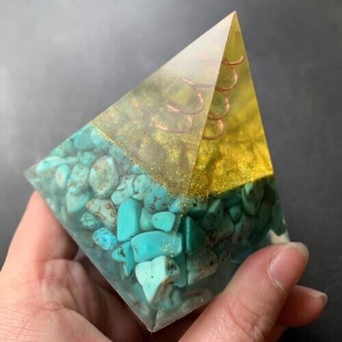 Blue Tourquoise Tumbled Stone Beads Orgone Pyramid Generator Resin Statue Reiki Healing Stones Figurine Fengshui Home Decor