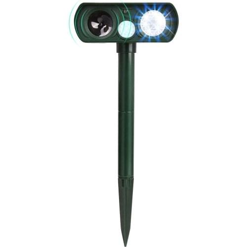 Solar Animal Repeller Light Repellent Outdoor Ultrasonic Weatherproof Farm Garden Repellent with Flashing Light Motion Detector