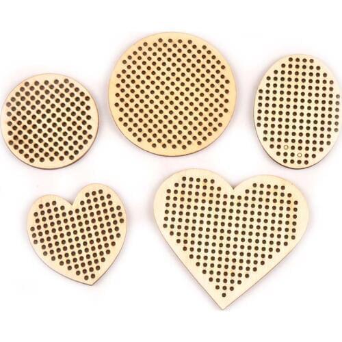 10Pcs Heart Round Wood DIY Crafts For Scrapbook Cross Stitch Hole Carving Wooden Ornaments Home Decor Handmade Accessory M2564