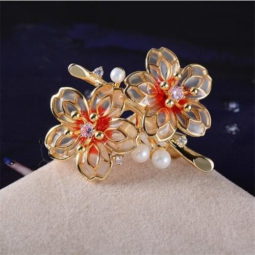 Delicate Pearl Flower Enamel Pins Beautiful Brooches for Women Plant Pins Girls Corsage Wedding Bouquet Jewelry broche bijoux