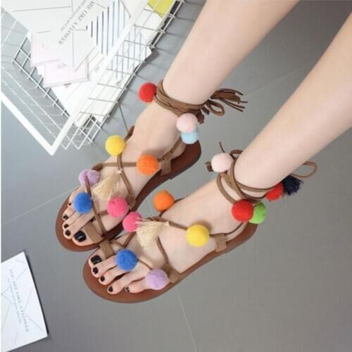 Candy color fur ball decoration flat sandals women bohemian strappy gladiator sandalias mujer clip toe beach shoes pompom shoes