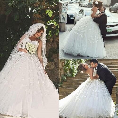 Spring 3D Floral Ball Gown Wedding Dresses Hand Made Flowers Lace Appliques Sweetheart Floor Length Graden Bridal Gown