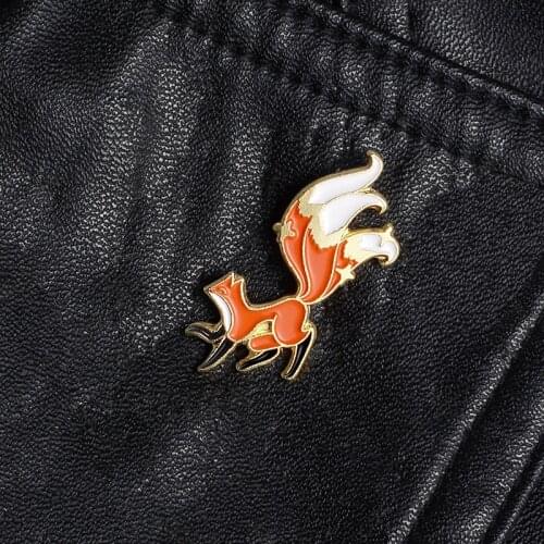 Fox Pin Cartoon Red Animal Enamel Pins Brooches Clever and cunning Fox Lapel Pin Badges Clothes hat Lovely Jewelry Gifts