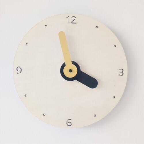 Home Log Minimalist Wind Silent Clock Wall Decoration Childrens Room Model Room Silent Clock Soft Decoration Living Room Clock