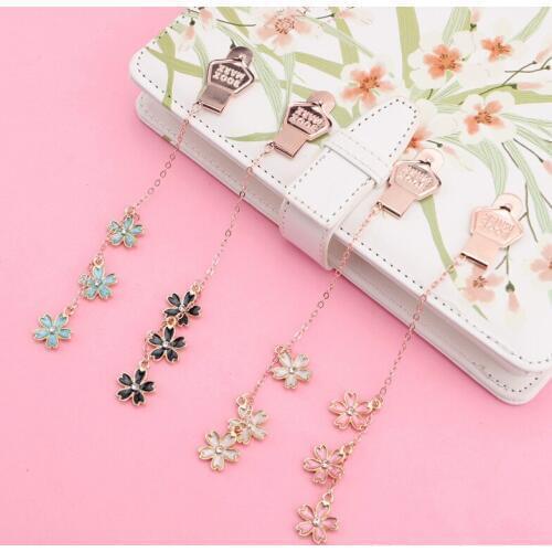 4 Pcs/Set Kawaii Colorful Cherry Blossom Metal Pendant Bookmark Cartoon Book Holder Gift Stationery