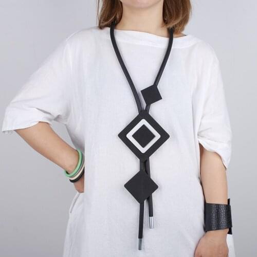 JID Vintage Womens Chunky Neck Chains Necklace Rock Large Squre Pendant Long Necklace Gift For Mom Retro Decoration Body Jewelry