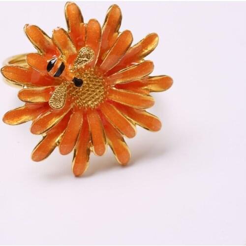 12 / PCS Daisy bee napkin ring European and American cloth ring creative napkin buckle wedding Hotel table napkin ring free ship