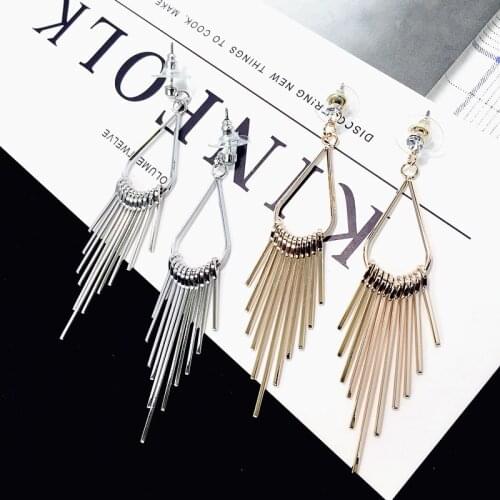 The new 2018 temperament metal tassel long earrings allergy exaggerated female personality