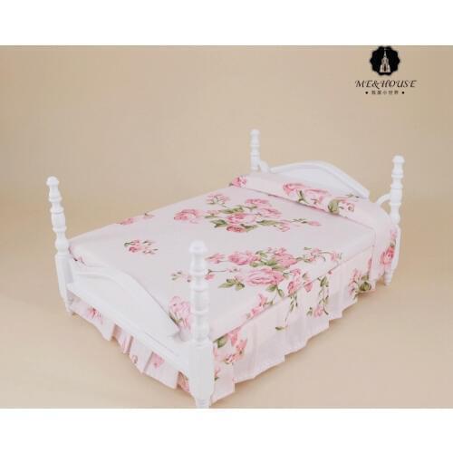 1/12 Scale New Dolls House Wooden Bed Miniature Handmade Pink Bed Pretend Mini Furniture Doll Furniture toy for children