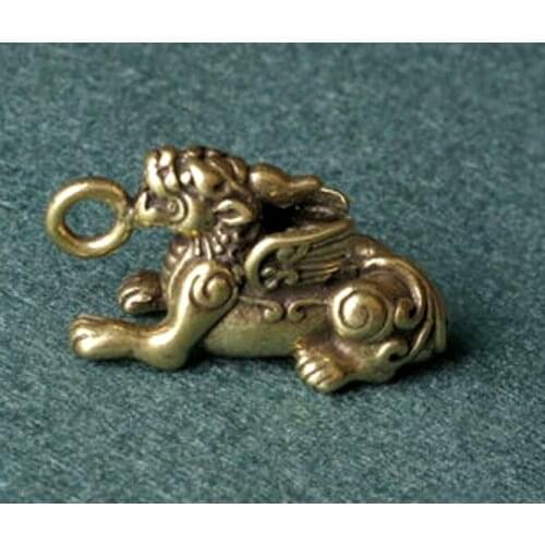 Chinese Collectibles Brass Carved Animal Lucky Unicorn Kylin Small Pendant Exquisite Statues