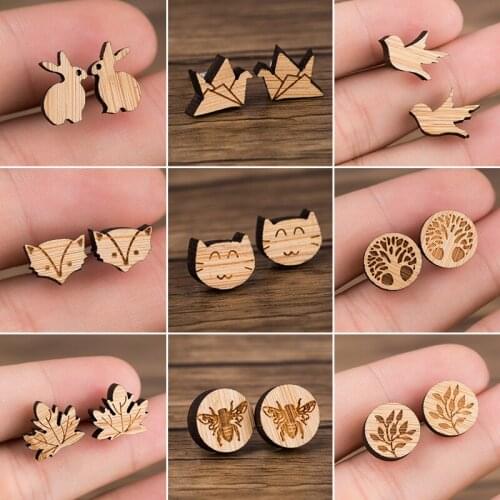 Classic Wood Earings Jewelry Small Cute Fox Cat Rabbit Bee Stud Earrings for Women Girls Boho Leaf Tree Earing Vintage Pendiente